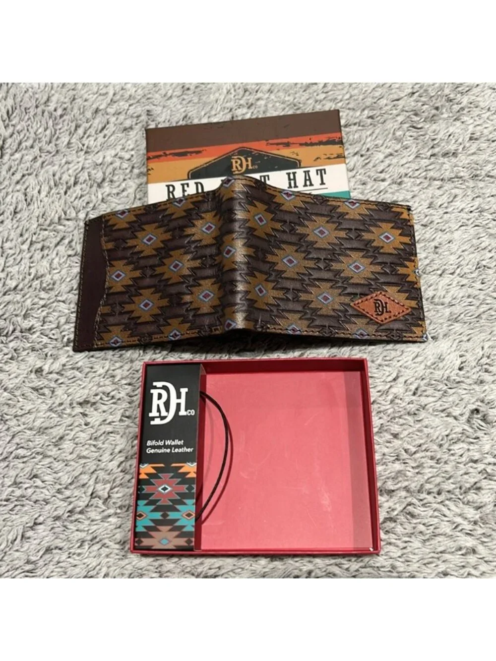 RDH Red Dirt Hat genuine leather BIFOLD WALLET men's new in box